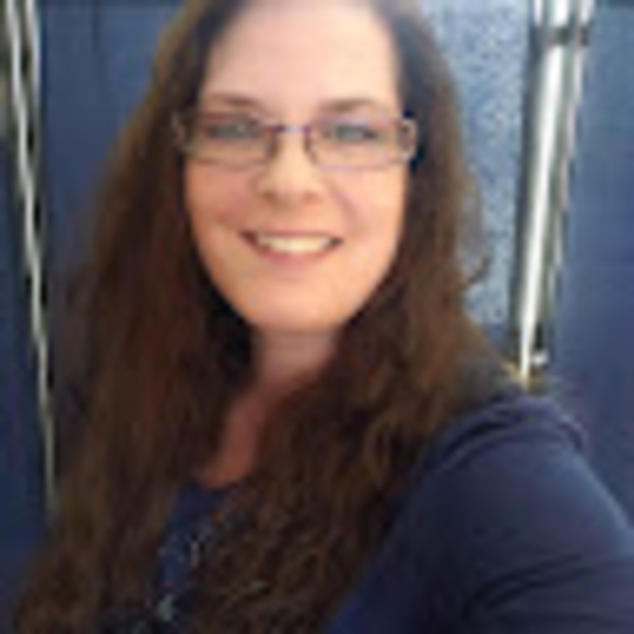 Profile Picture of Chrissy Leamer (@chrissyleamer87) on Poshmark