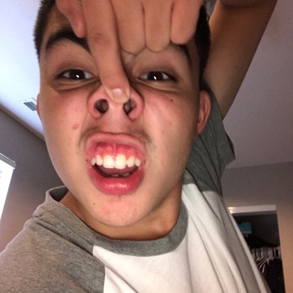 Profile Picture of Adam Charette (@charetteadam) on Poshmark