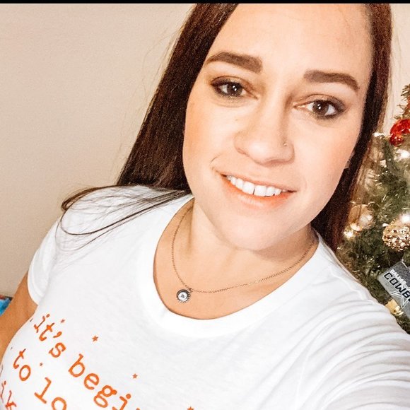 Profile Picture of Cristal Devargas (@titamihita) on Poshmark