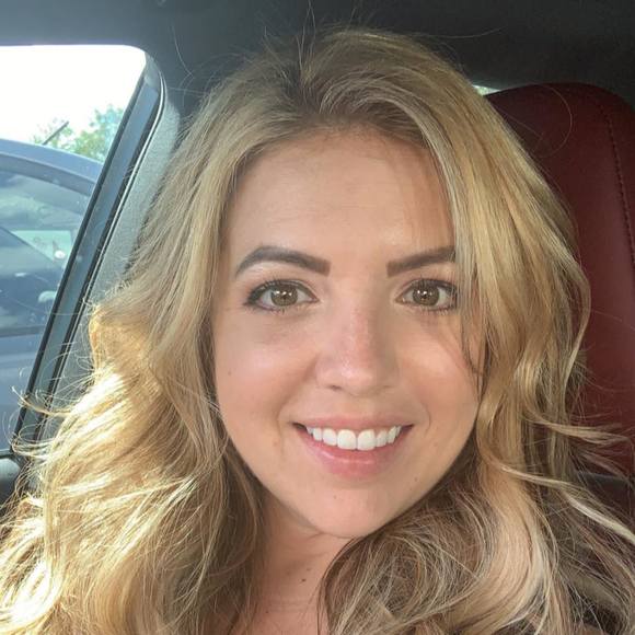 Profile Picture of Megan Reiplinger (@meggs917) on Poshmark