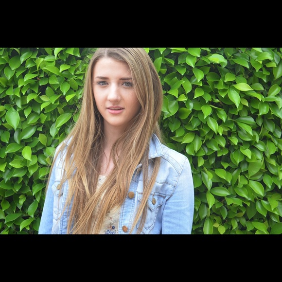 Profile Picture of Delaney Matasic (@delaney49819) on Poshmark