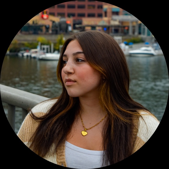 Profile Picture of Mia Marsala (@marsalamia5) on Poshmark