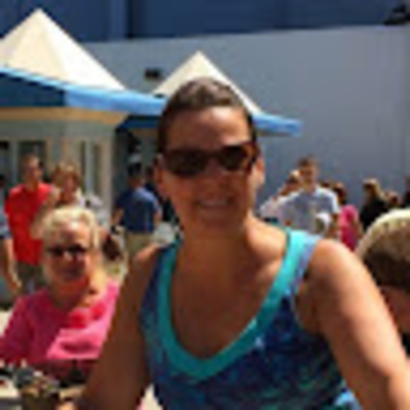 Profile Picture of Joy Bajt (@jbajt) on Poshmark