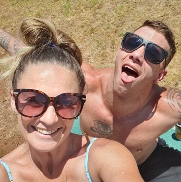 Profile Picture of Tara Damhuis (@tarja86) on Poshmark