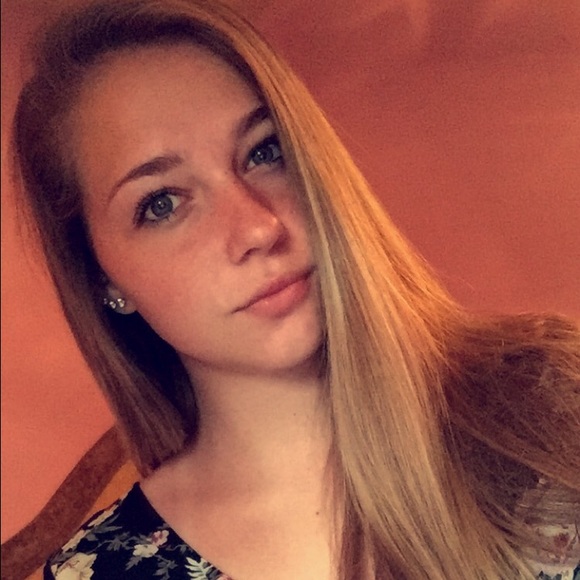 Profile Picture of Jessica Sheesley (@jessicads2029) on Poshmark