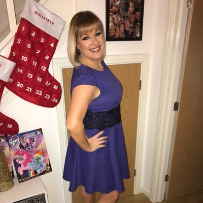 Profile Picture of Stacey Strange (@staceylomas) on Twitter