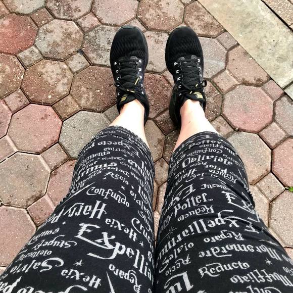 Profile Picture of Erin Dischler (@erveeen) on Poshmark