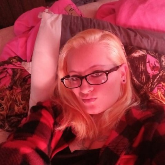 Profile Picture of Chelsea Nau (@chelseanau29) on Poshmark