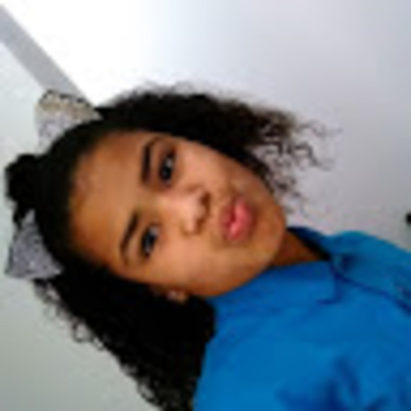 Profile Picture of Irleen Crespo (@irleencrespo) on Poshmark