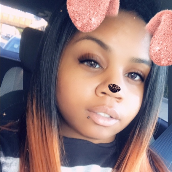Profile Picture of Artina Jones (@jonesartina143) on Poshmark