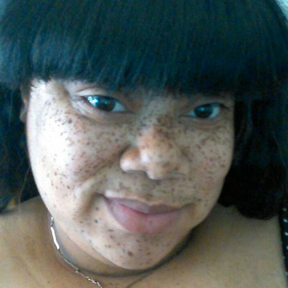 Profile Picture of Shanel Jones (@shanel23) on Poshmark