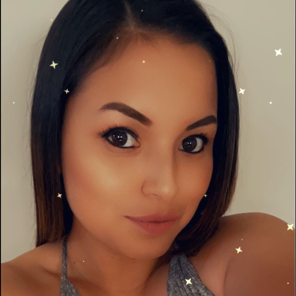 Profile Picture of Jackie Cantero (@jackie_cantero) on Poshmark