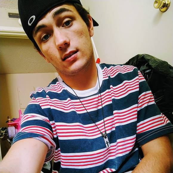 Profile Picture of Joey Colten (@joeycolten) on Poshmark