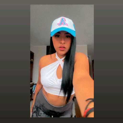 Profile Picture of A N Y E L A ❤️ (@angela_calderon) on Tiktok