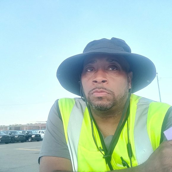 Profile Picture of Marc Davenport (@madd110) on Poshmark