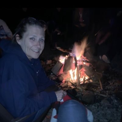 Profile Picture of Pamela Holmes (@pamelaholmes42) on Twitter