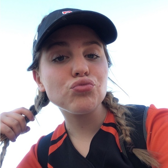 Profile Picture of Mylie Dylla (@mylie_dylla) on Poshmark