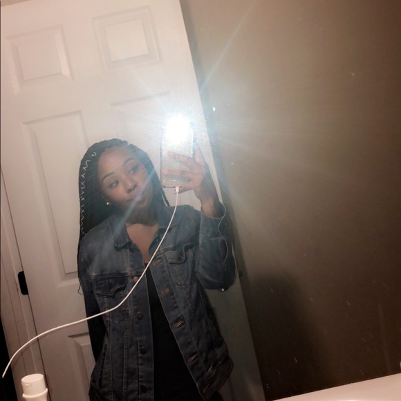 Profile Picture of Tamia Grant (@thetamia) on Poshmark