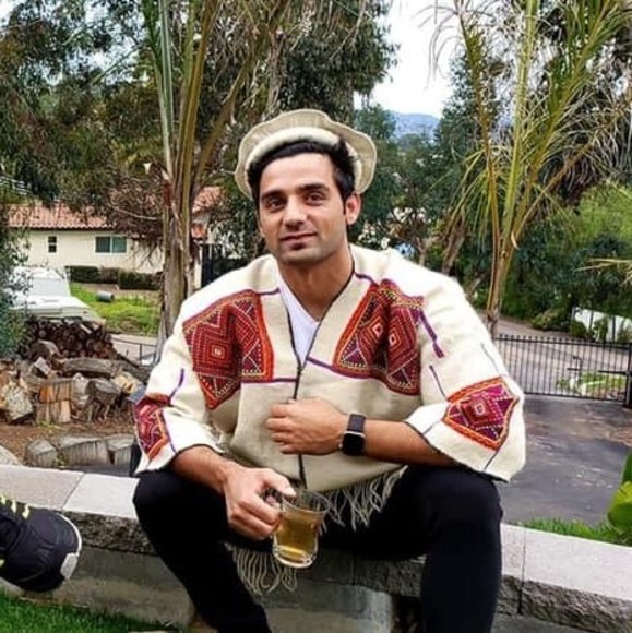 Mujib Nuristani - Poshmark Profile Picture of Mujib Nuristani (@mujibnuristani) on Poshmark