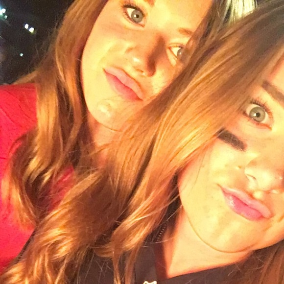 Sam Vandemerwe - Poshmark Profile Picture of Sam Vandemerwe (@samvandemerwe) on Poshmark