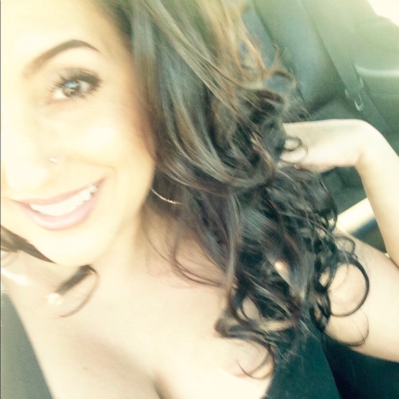 Profile Picture of Stephanie Salazar (@glamorous07) on Poshmark