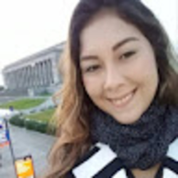 Profile Picture of Daniela Daniel (@danisaray99) on Poshmark