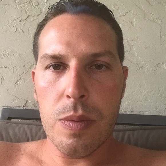 Profile Picture of Gino Ramputi (@gramputi) on Poshmark