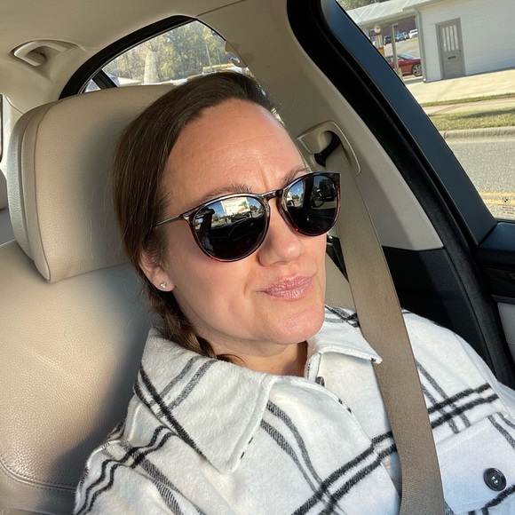 Profile Picture of Emily Monk (@emmonk2) on Poshmark
