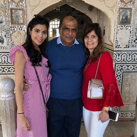 Profile Picture of Chandru Lakhati (@alexny) on Poshmark