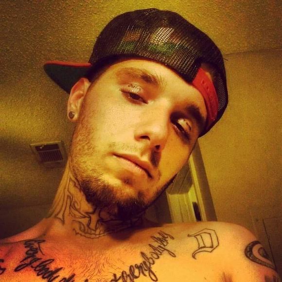 Profile Picture of Aaron Blundell (@adaarongod) on Poshmark