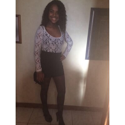 Profile Picture of Veronica (@@veronicamoore_) on Twitter