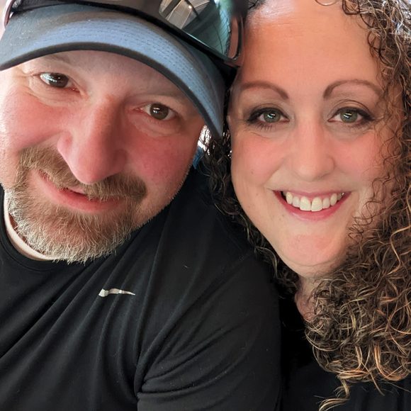 Profile Picture of Carrie Jakubiec (@thejakes10) on Poshmark