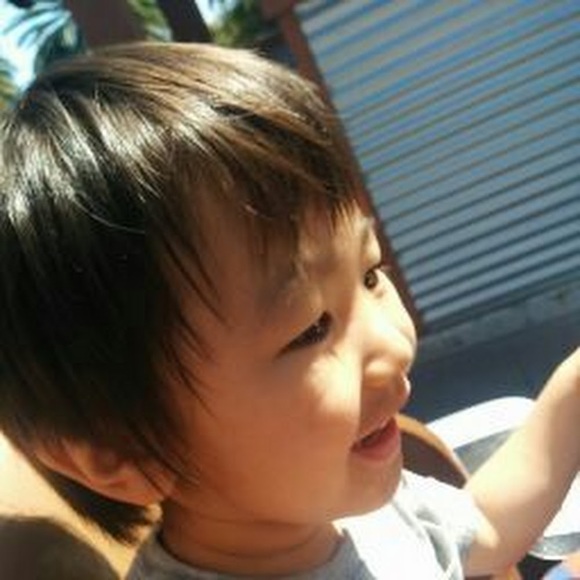 Profile Picture of Simon Chang (@nomisr) on Poshmark