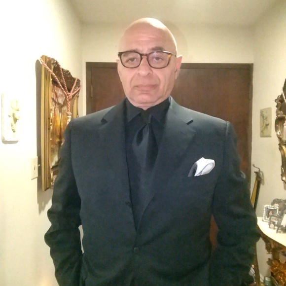 Profile Picture of Robert Aghajanian (@aghajanian) on Poshmark