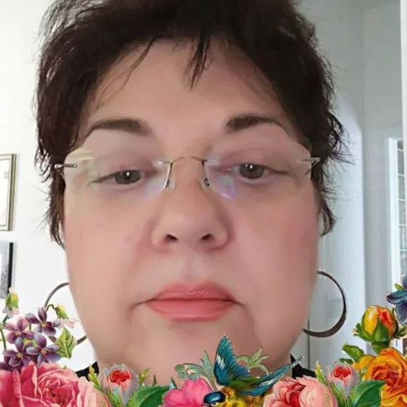 Profile Picture of Carol Miele (@camiele) on Poshmark