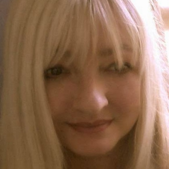 Profile Picture of Kim Moreno (@kimbini) on Poshmark