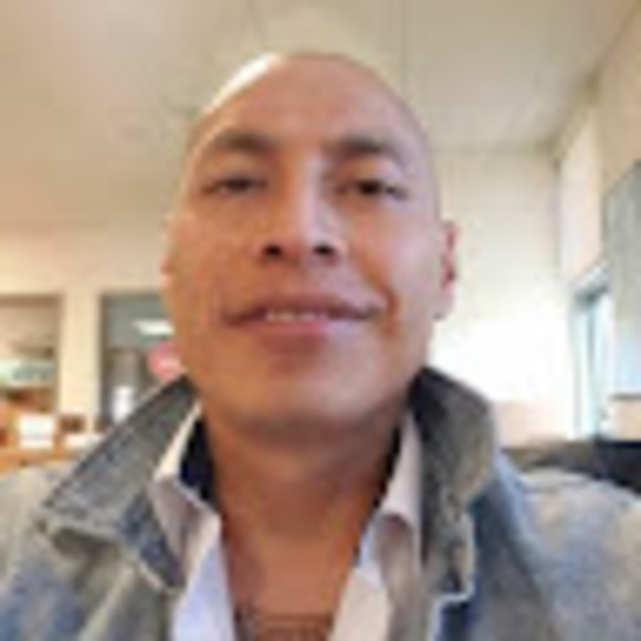 Profile Picture of Erwin Yupe (@yupe23) on Poshmark