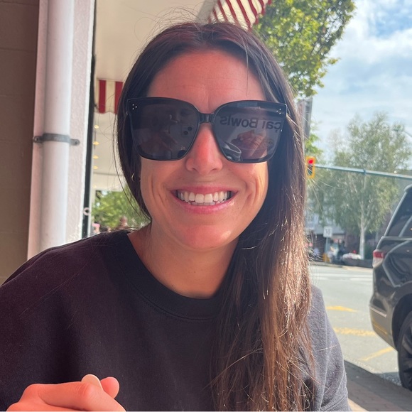 Profile Picture of Carly Weaver (@carweaver) on Poshmark