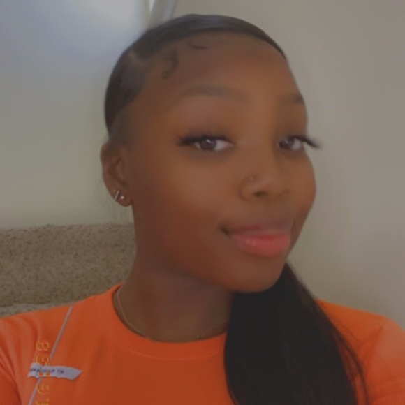 Profile Picture of Oreyanna Miller (@oreyanna) on Poshmark