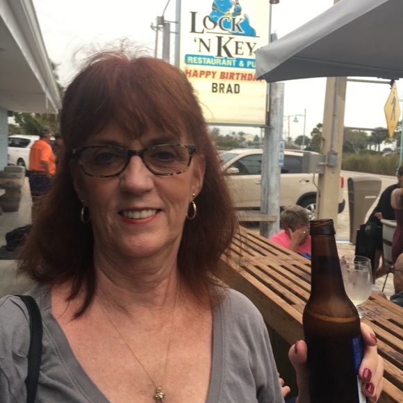 Profile Picture of Mary Upham (@booskee143) on Poshmark