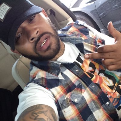 Profile Picture of Johnathon Raglin (@TattedJay5) on Twitter