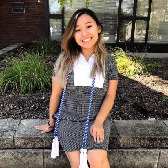 Profile Picture of Marilyn Tran (@marilyn_tran) on Poshmark