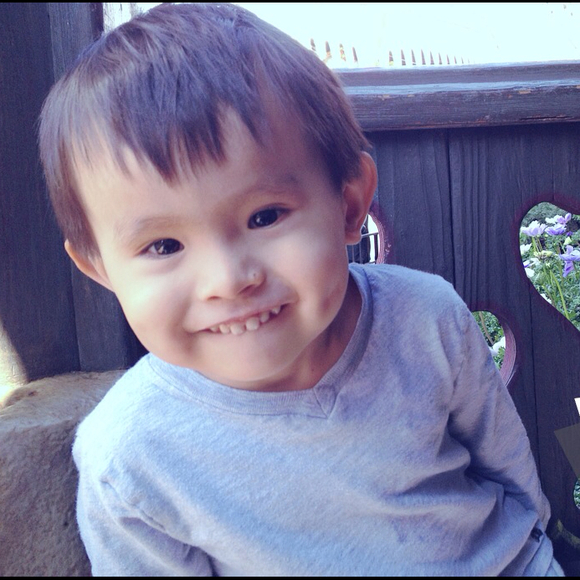 Profile Picture of Xiaoning Yao (@ninayao) on Poshmark