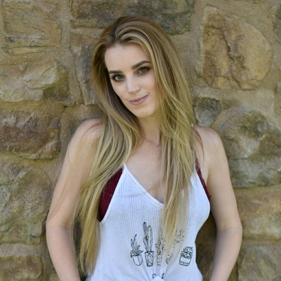 Profile Picture of Ashley Cappitelli (@ashemclean) on Poshmark