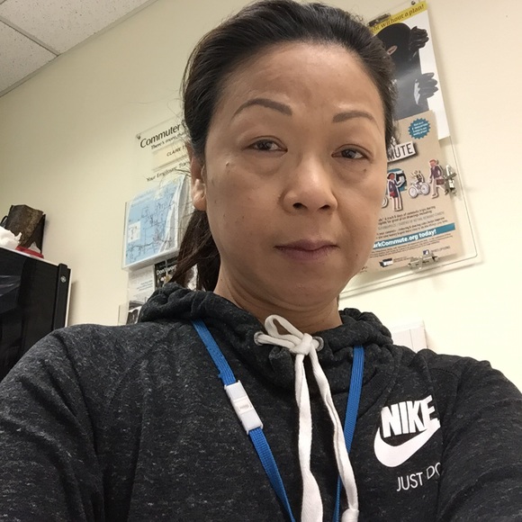 Profile Picture of Chanthanom Somboun (@nomsomboun) on Poshmark