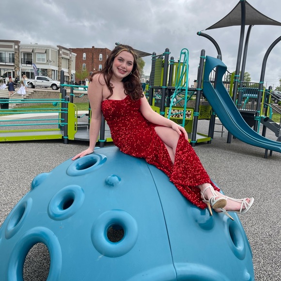 Profile Picture of Jordin Arscott (@jordinarscott07) on Poshmark