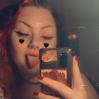 Profile Picture of Keely Shea (@KeyLovesMakeup) on Twitter