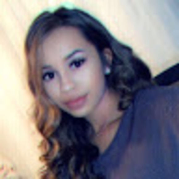 Profile Picture of Lorena Mena (@lorenamena02) on Poshmark