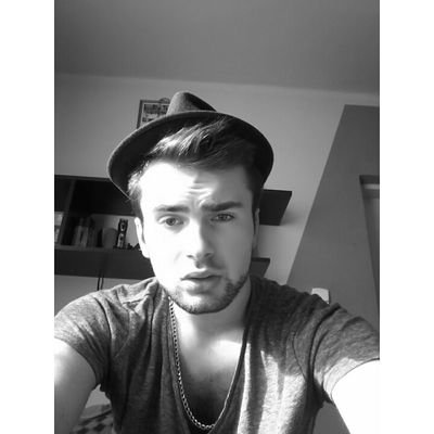 Profile Picture of David Budziński (@DavvidBudzinski) on Twitter