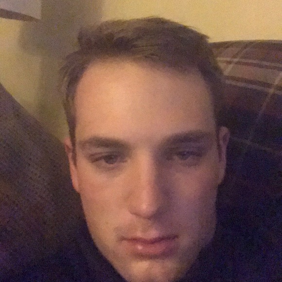 Profile Picture of Stephen Brodeur (@stevebro37) on Poshmark